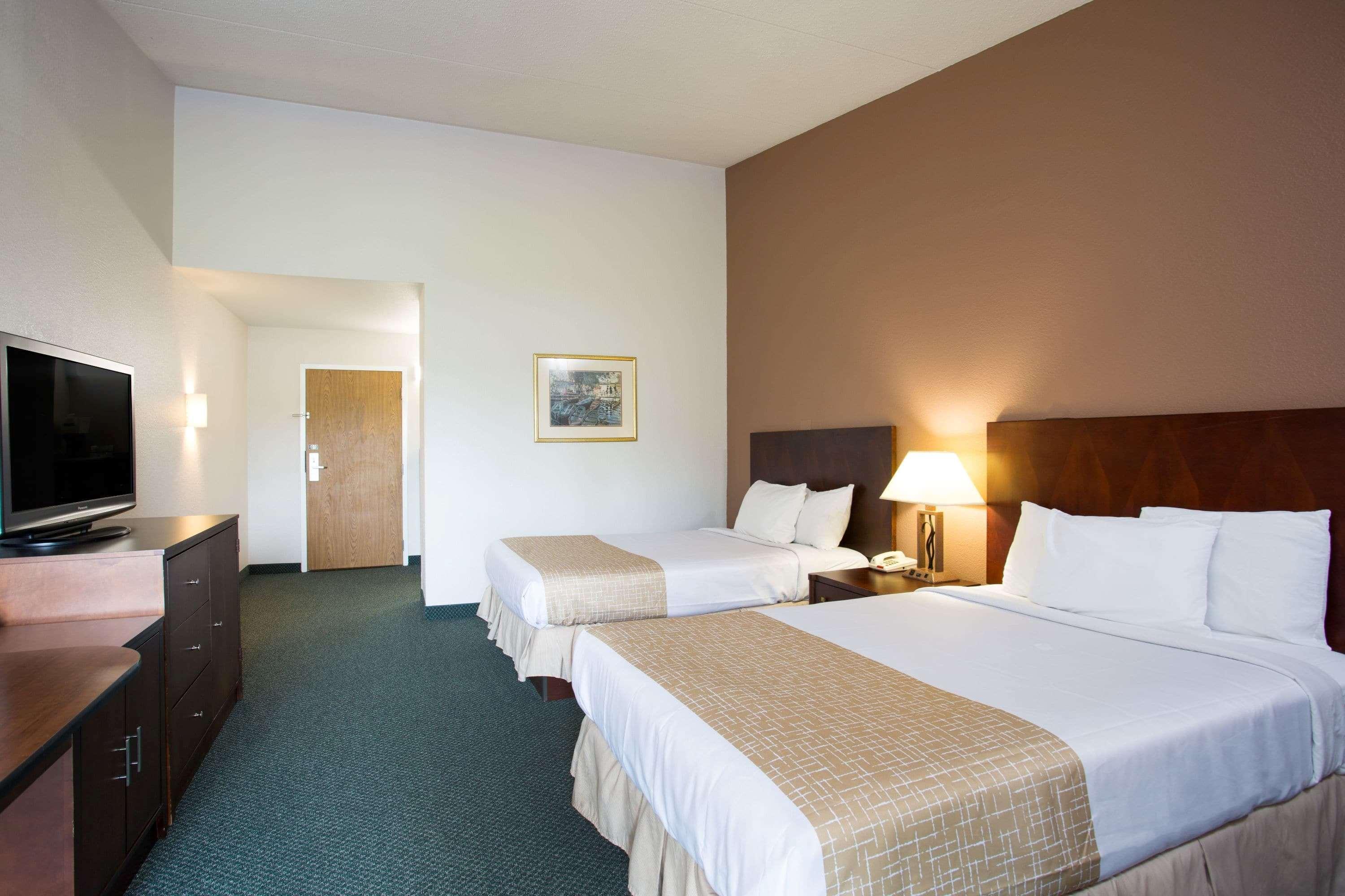 Travelodge By Wyndham Wytheville Bagian luar foto