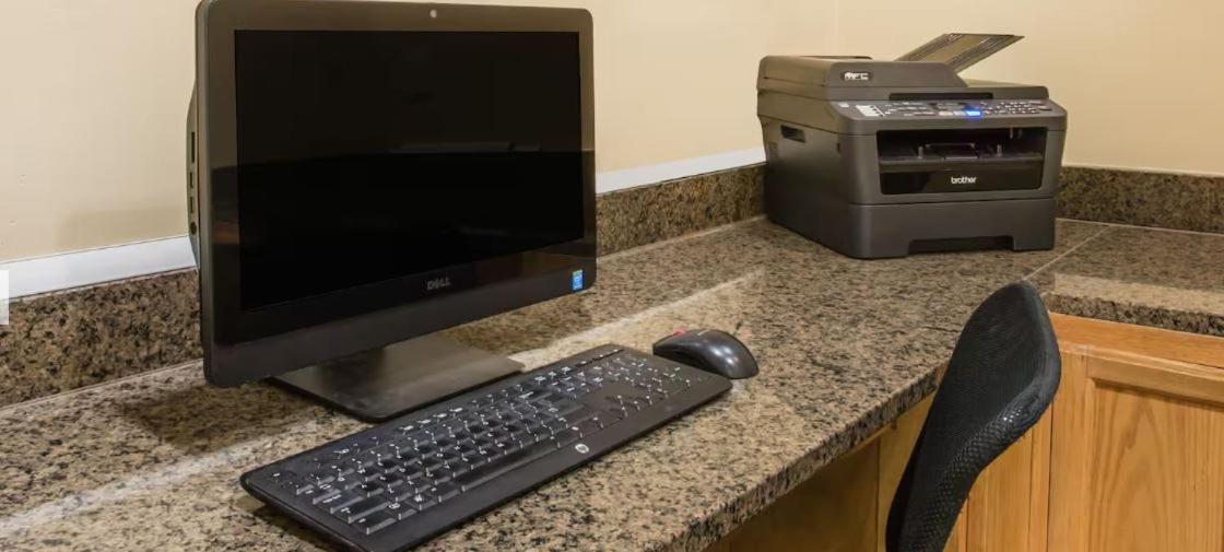 Travelodge By Wyndham Wytheville Bagian luar foto