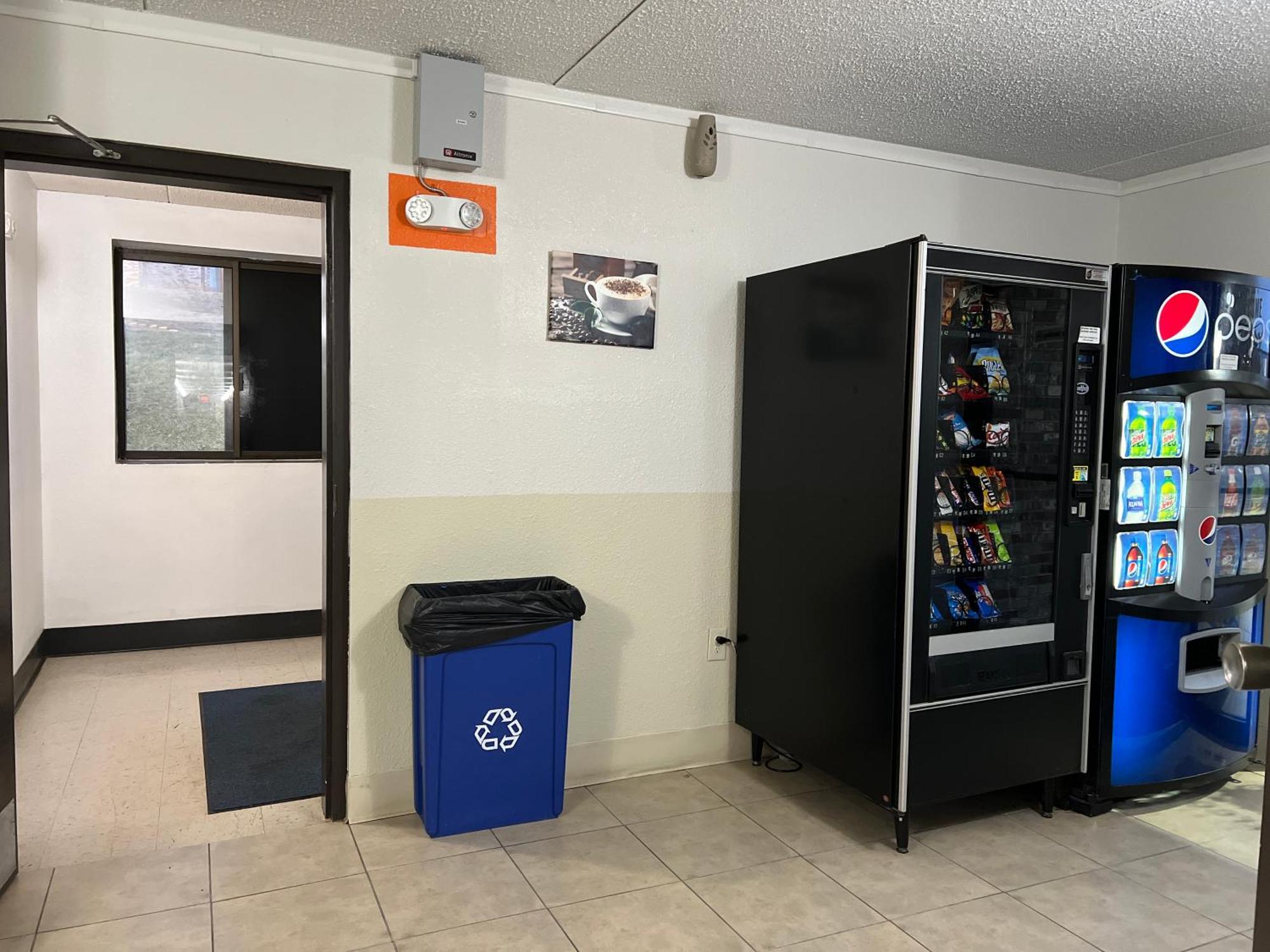 Travelodge By Wyndham Wytheville Bagian luar foto