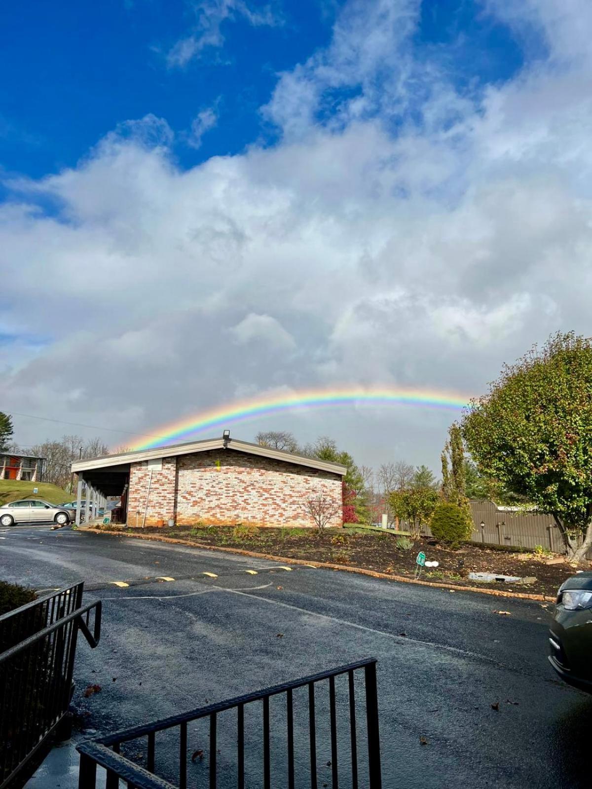 Travelodge By Wyndham Wytheville Bagian luar foto